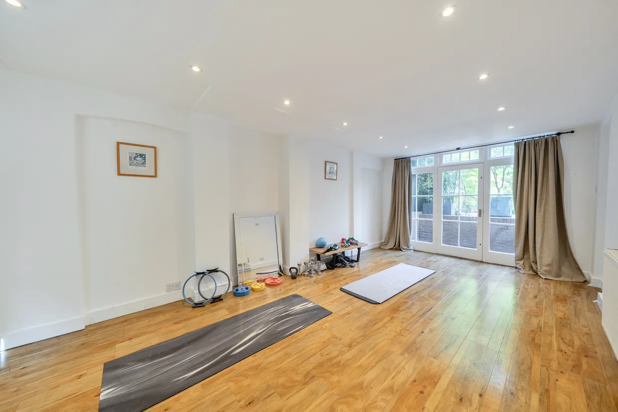 Woodland Rise, London, N10 photo 20