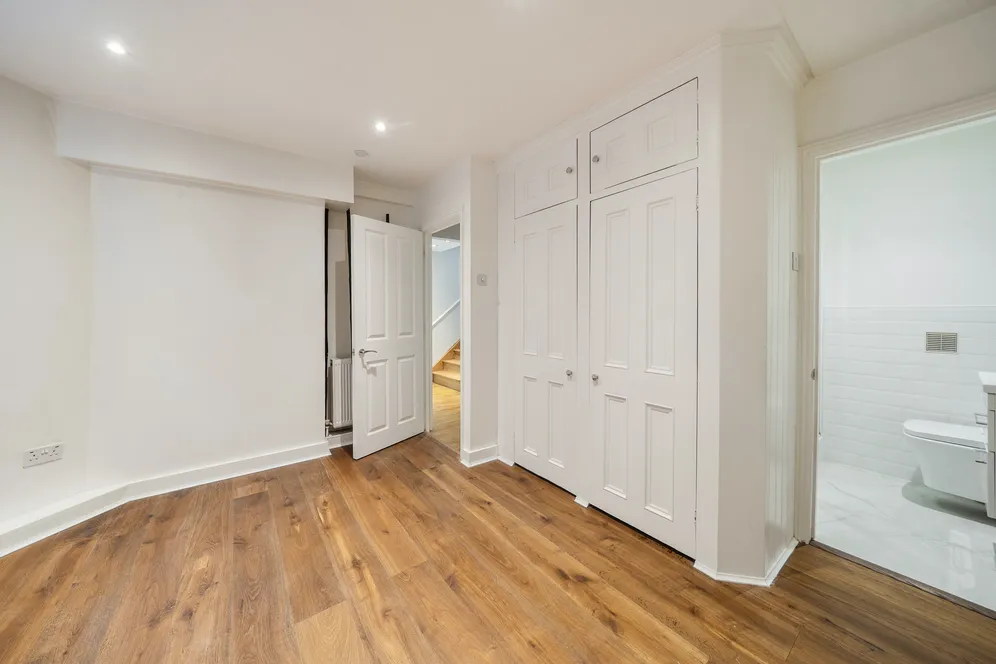 Woodland Rise, London, N10 photo 21