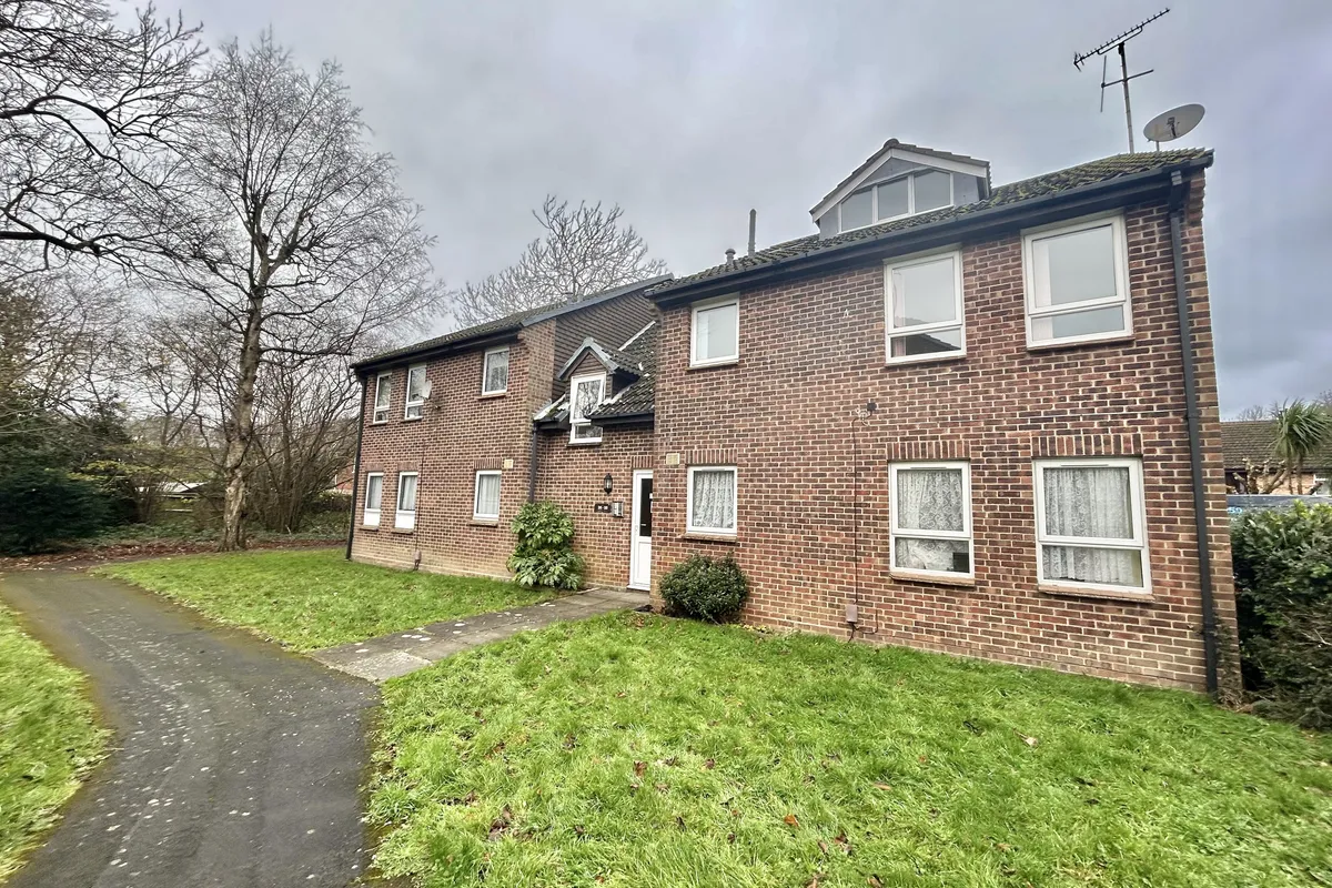 Celia Close, WATERLOOVILLE