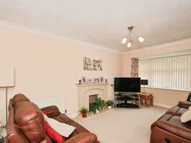 Ford Close, Yaxley, PETERBOROUGH thumb 3