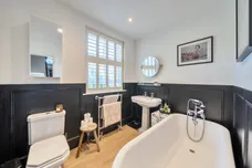 Woodland Rise, London, N10 photo 29