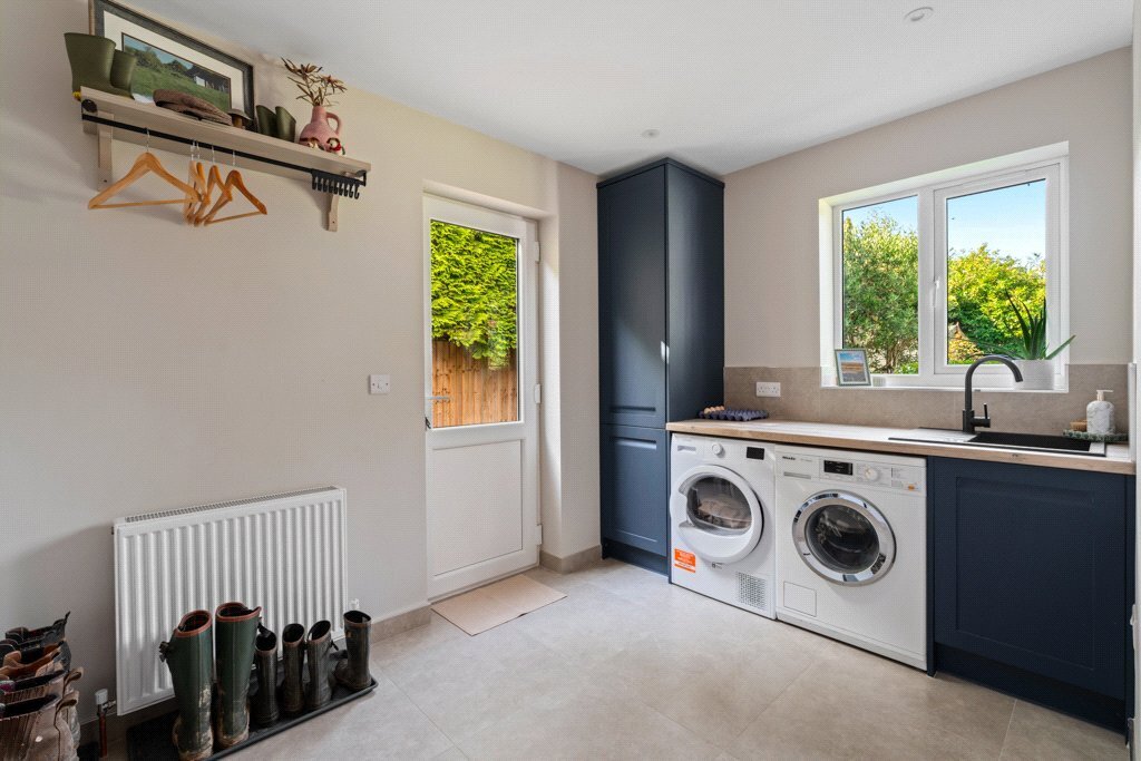 Southern Avenue, West Moors, Ferndown, Dorset, BH22 Image 20