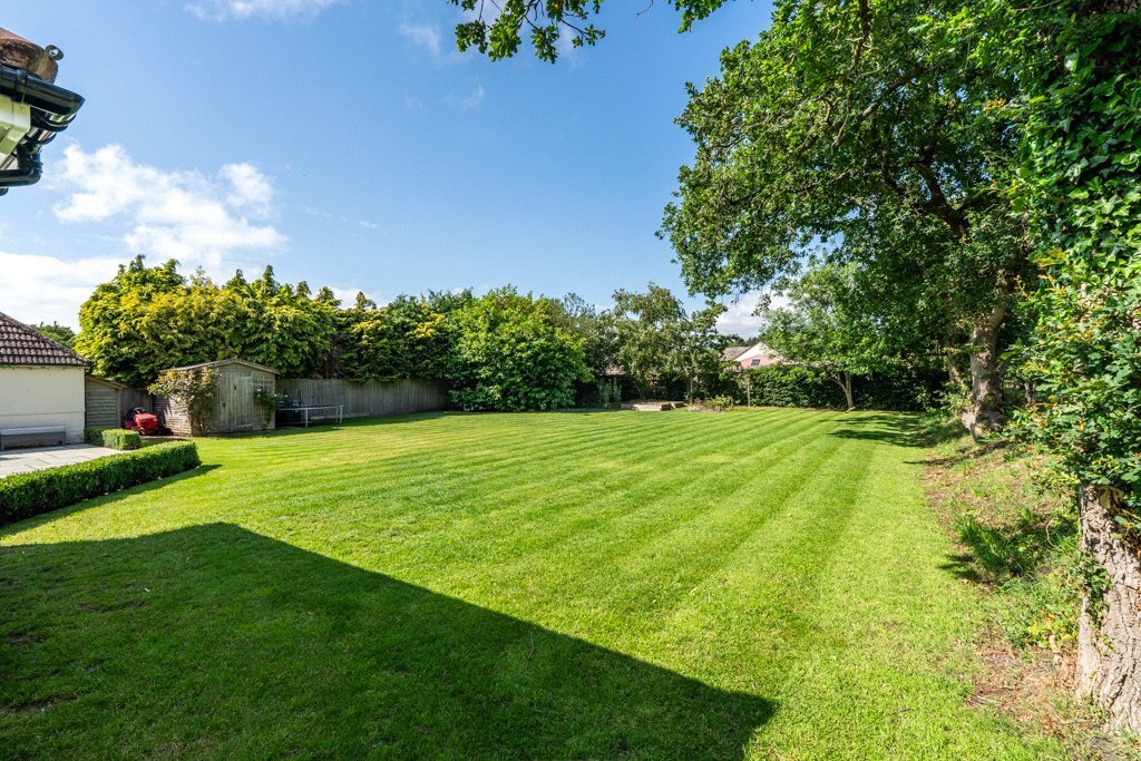 Southern Avenue, West Moors, Ferndown, Dorset, BH22 Image 33