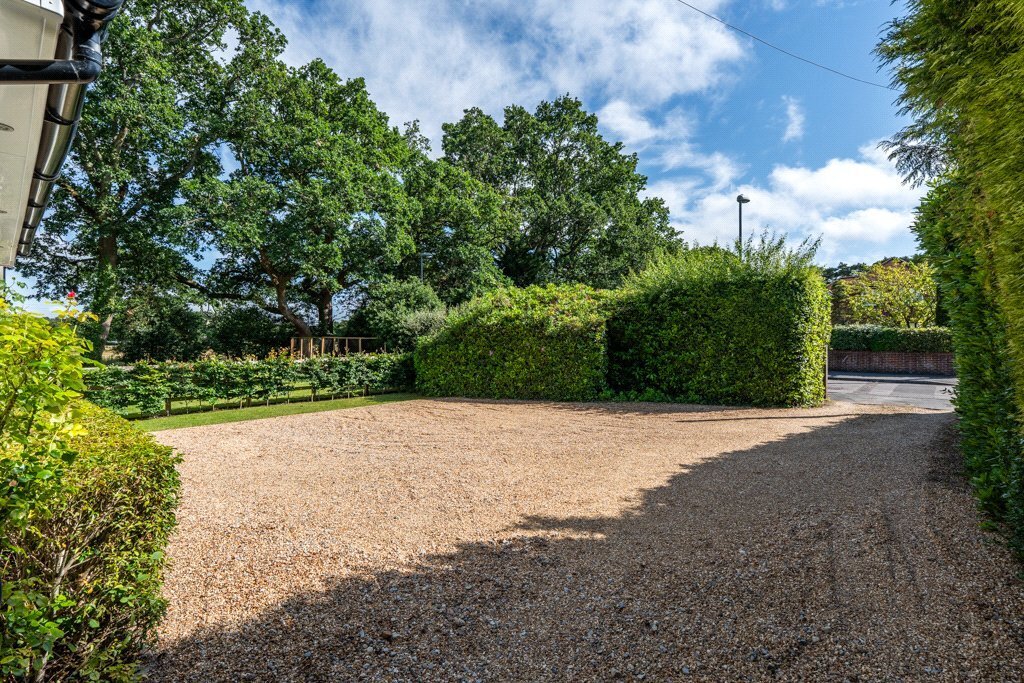 Southern Avenue, West Moors, Ferndown, Dorset, BH22 Image 41
