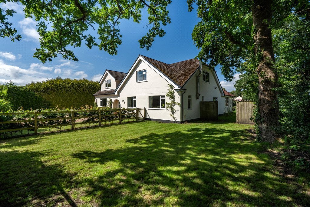 Southern Avenue, West Moors, Ferndown, Dorset, BH22 Image 43