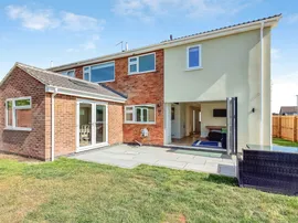 Gleneagles Close, Stamford thumb 2