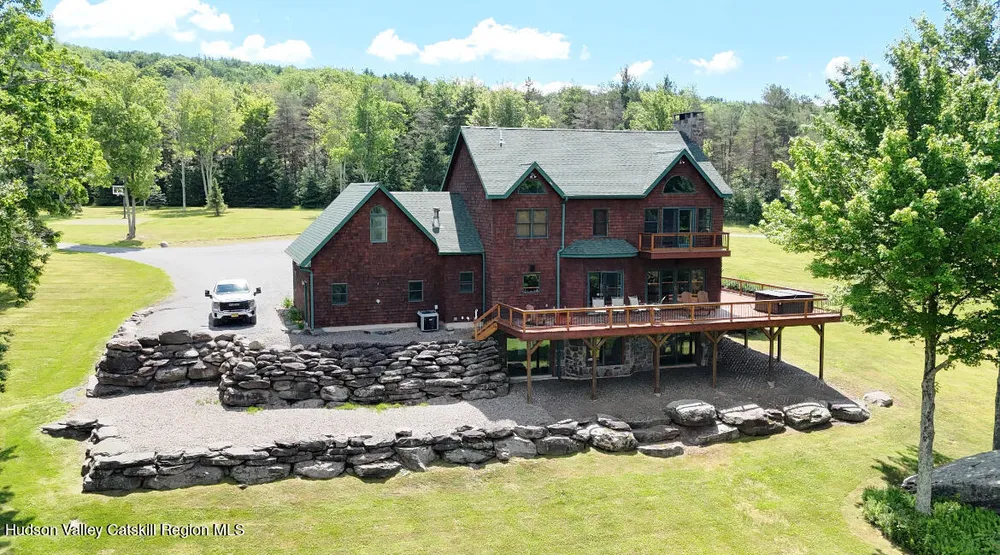 33 Elm Ridge Rd, Windham, NY 12439