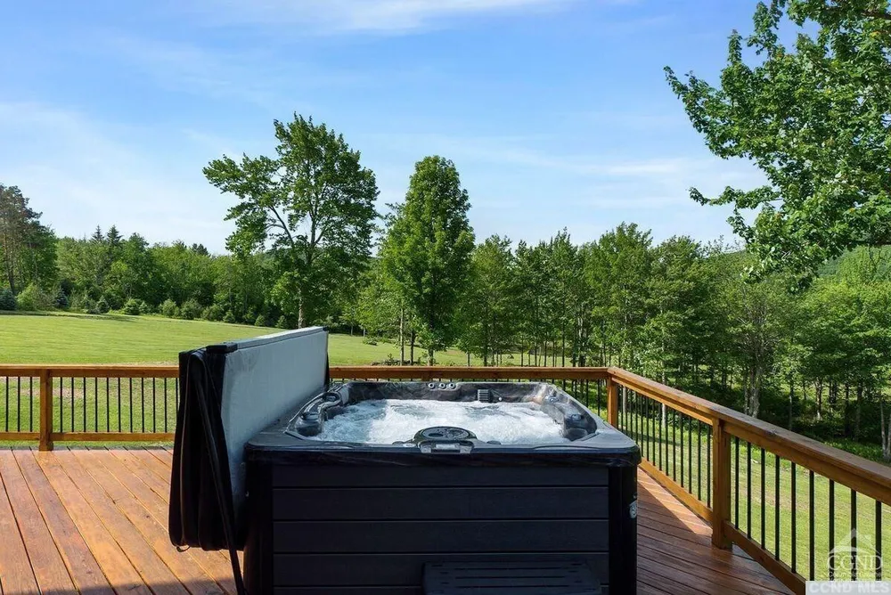 33 Elm Ridge Rd, Windham, NY 12439