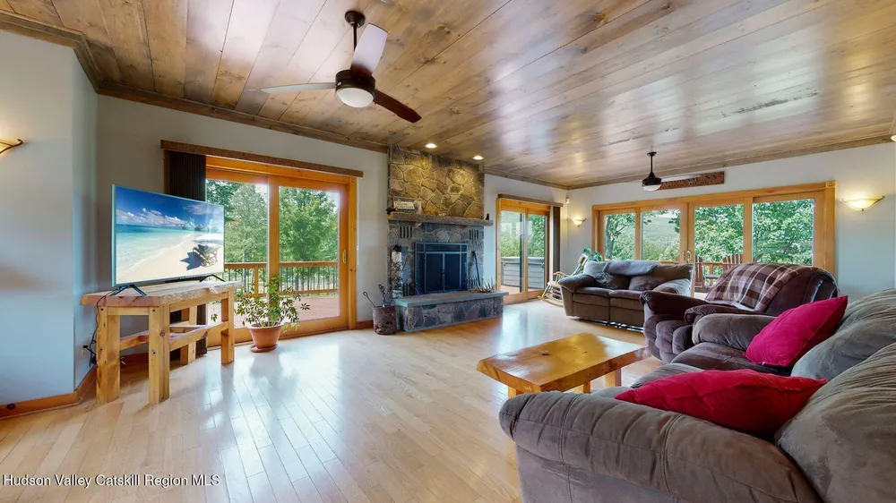 33 Elm Ridge Rd, Windham, NY 12439
