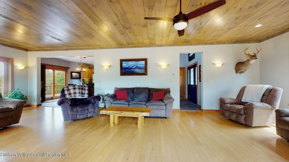 33 Elm Ridge Rd, Windham, NY 12439