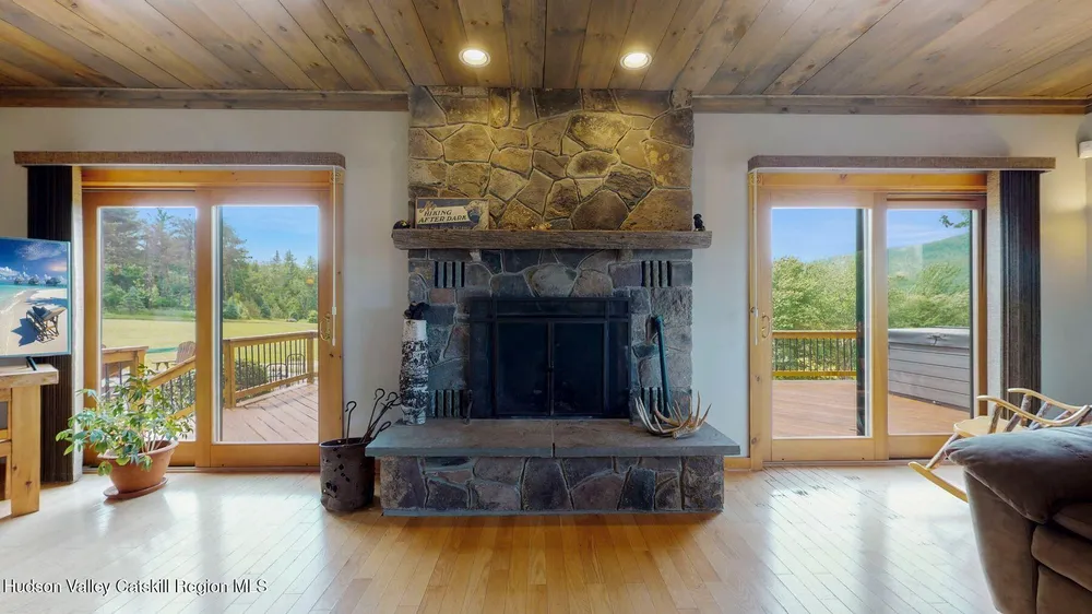 33 Elm Ridge Rd, Windham, NY 12439