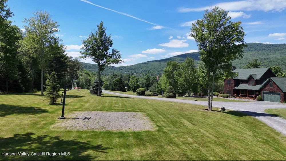 33 Elm Ridge Rd, Windham, NY 12439