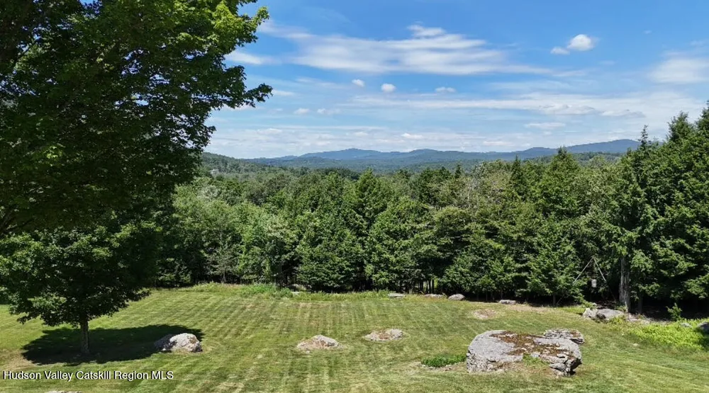33 Elm Ridge Rd, Windham, NY 12439