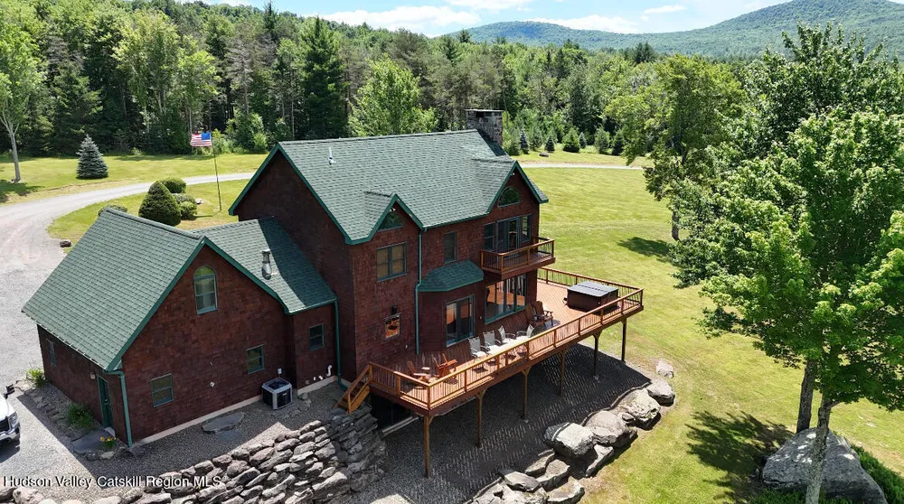 33 Elm Ridge Rd, Windham, NY 12439