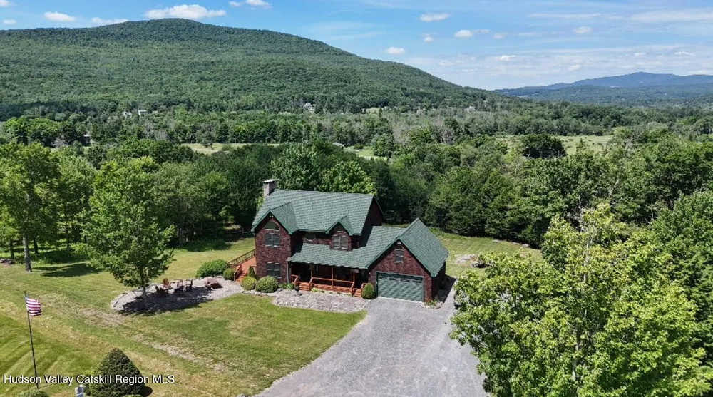 33 Elm Ridge Rd, Windham, NY 12439