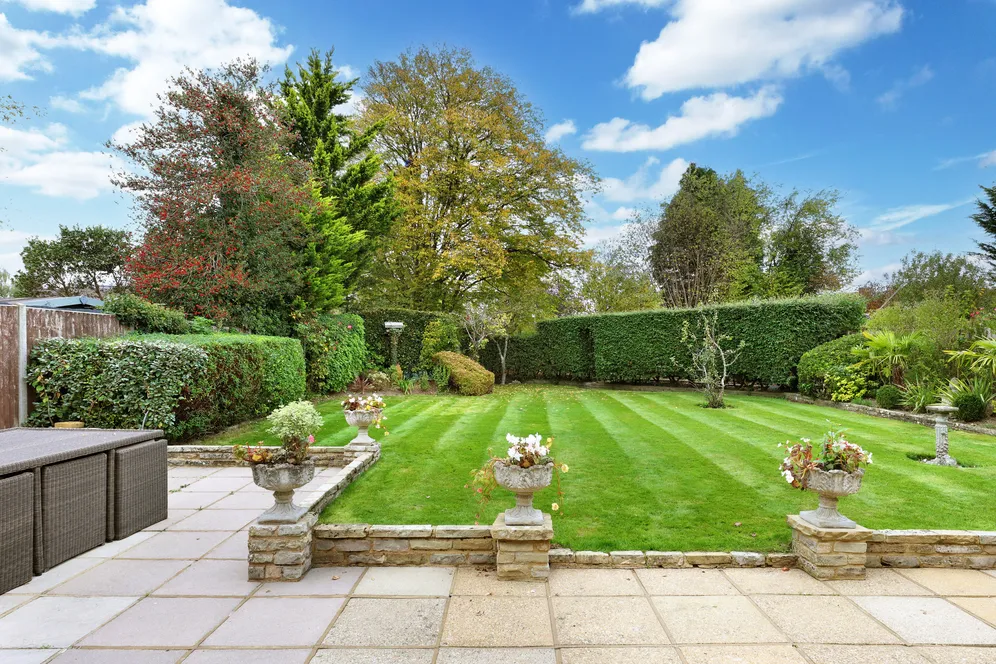 Joiners Lane, Gerrards Cross, SL9 photo 3