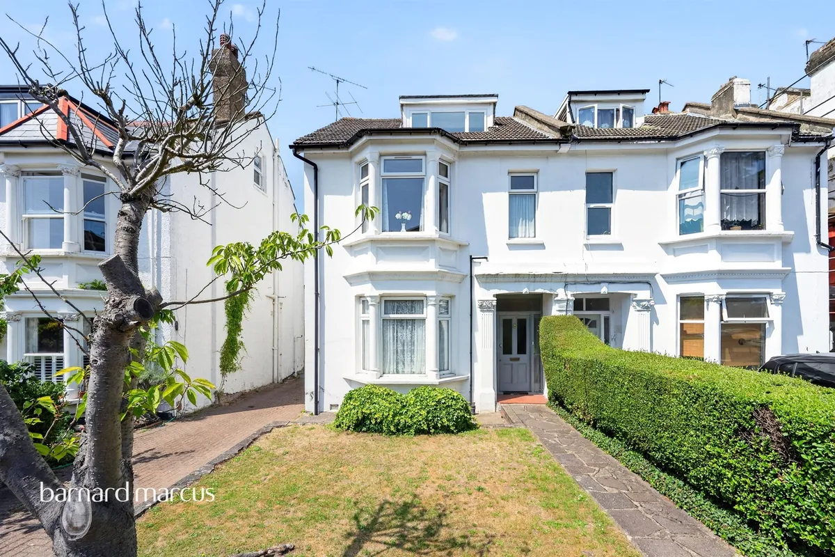 Cedar Road, Sutton