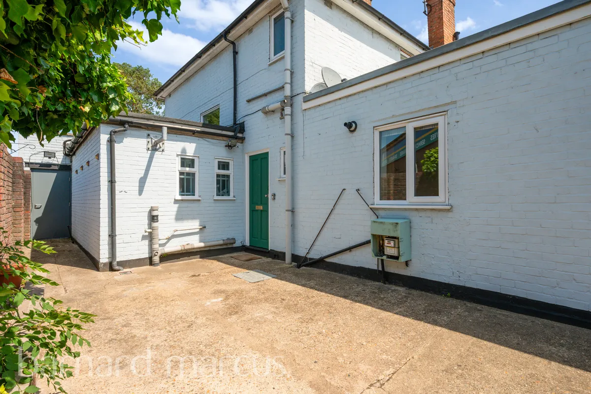 Twickenham Road, Hanworth, FELTHAM