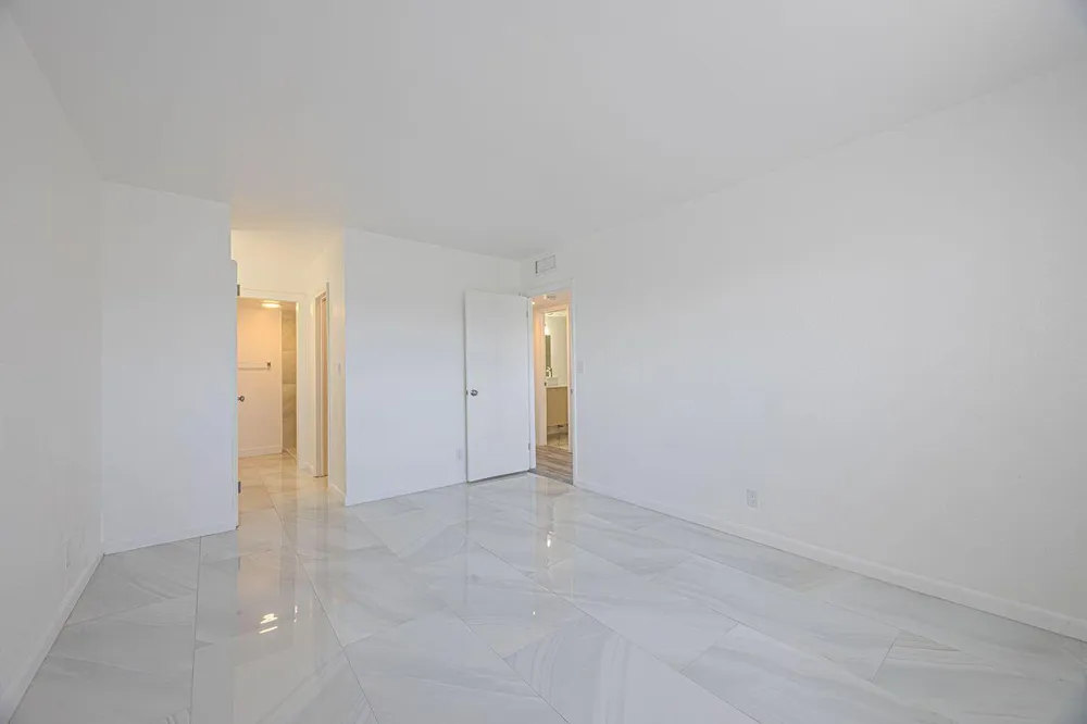 808 SE 7th St, Deerfield Beach, FL 33441