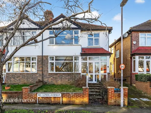 Royston Avenue, Wallingtonphoto