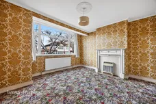 Royston Avenue, Wallington