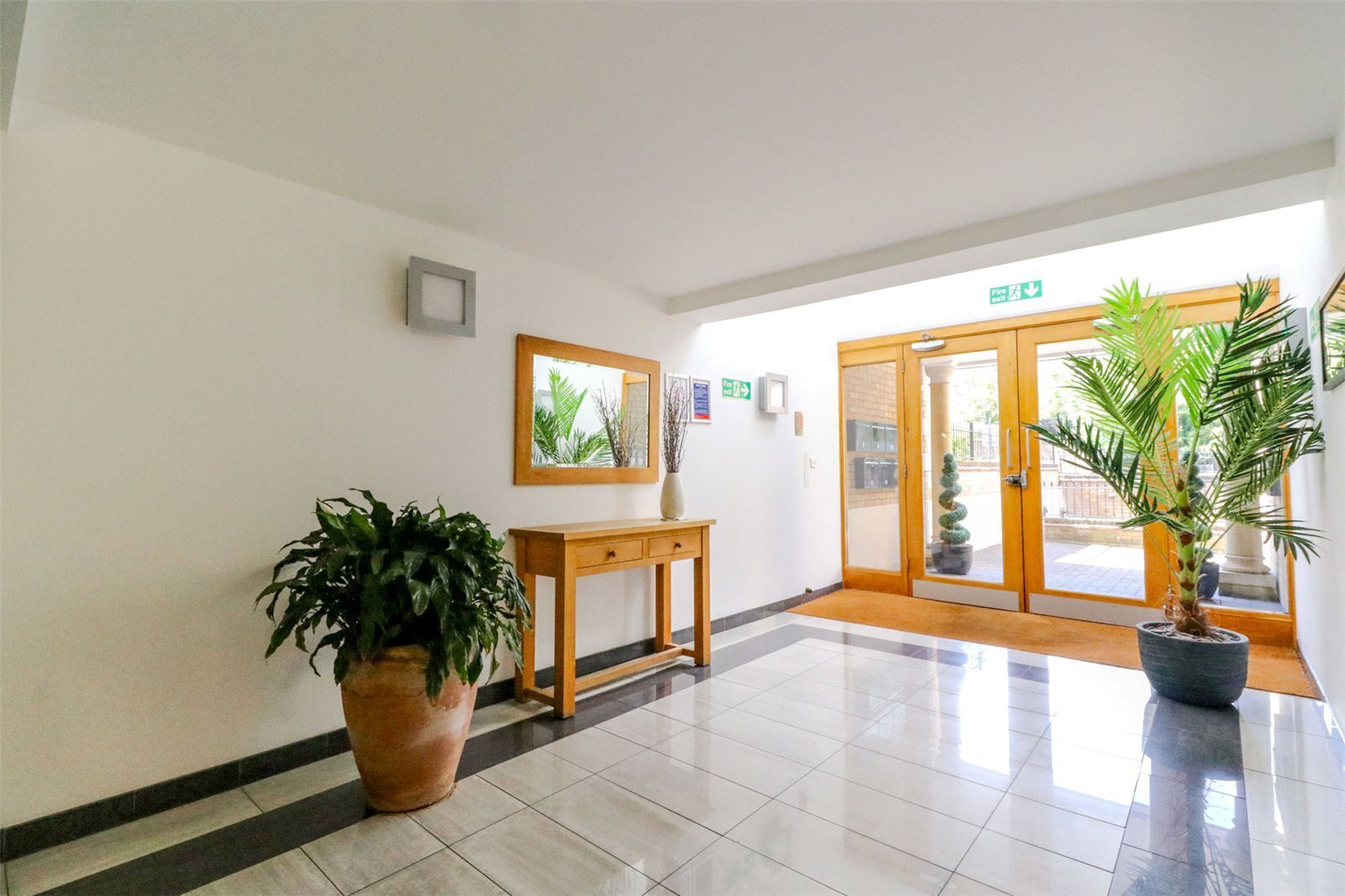 Slades Hill, Enfield, Middlesex, EN2 Image 17