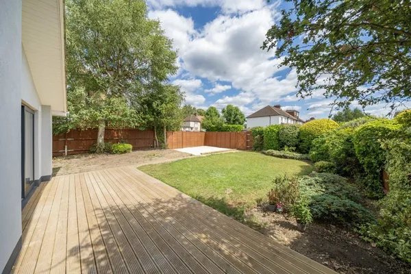 Four Wents, Cobham, KT11 photo 6