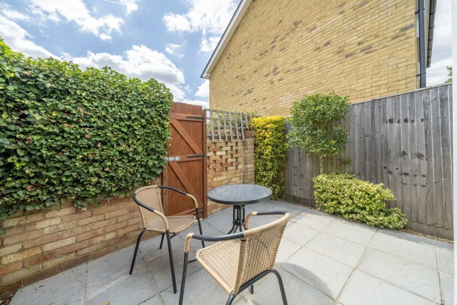Four Wents, Cobham, KT11 photo 7