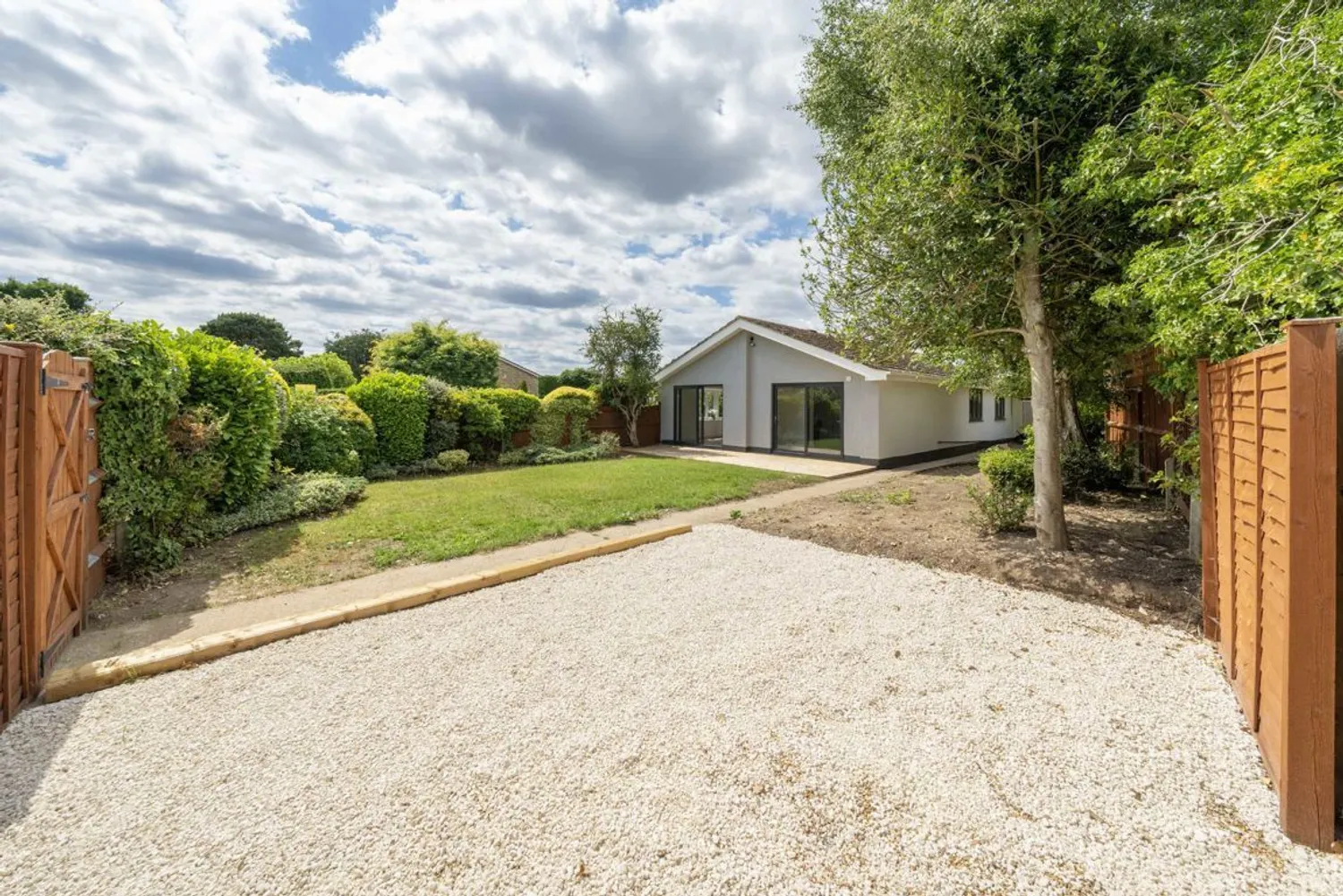 Four Wents, Cobham, KT11 photo 8