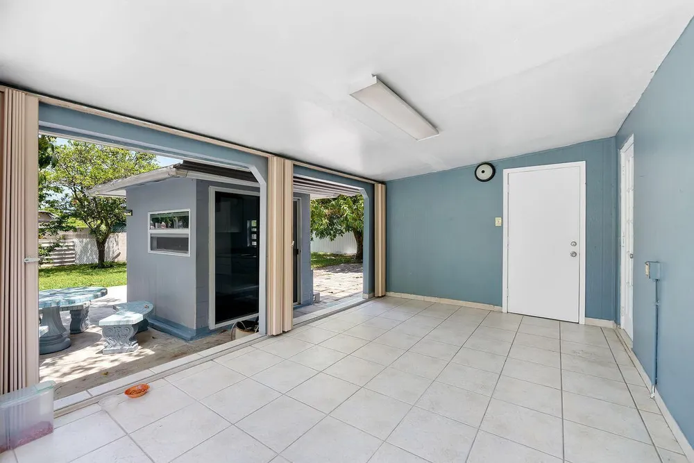 1302 SW 22nd Ave, Fort Lauderdale, FL 33312