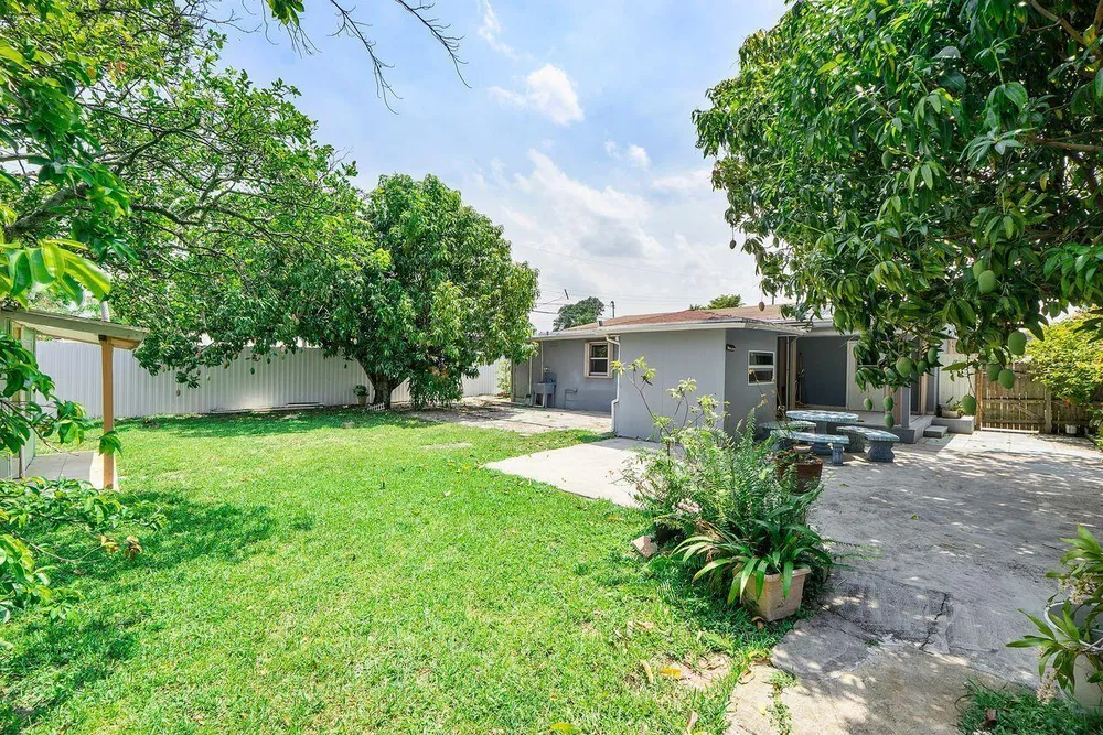 1302 SW 22nd Ave, Fort Lauderdale, FL 33312