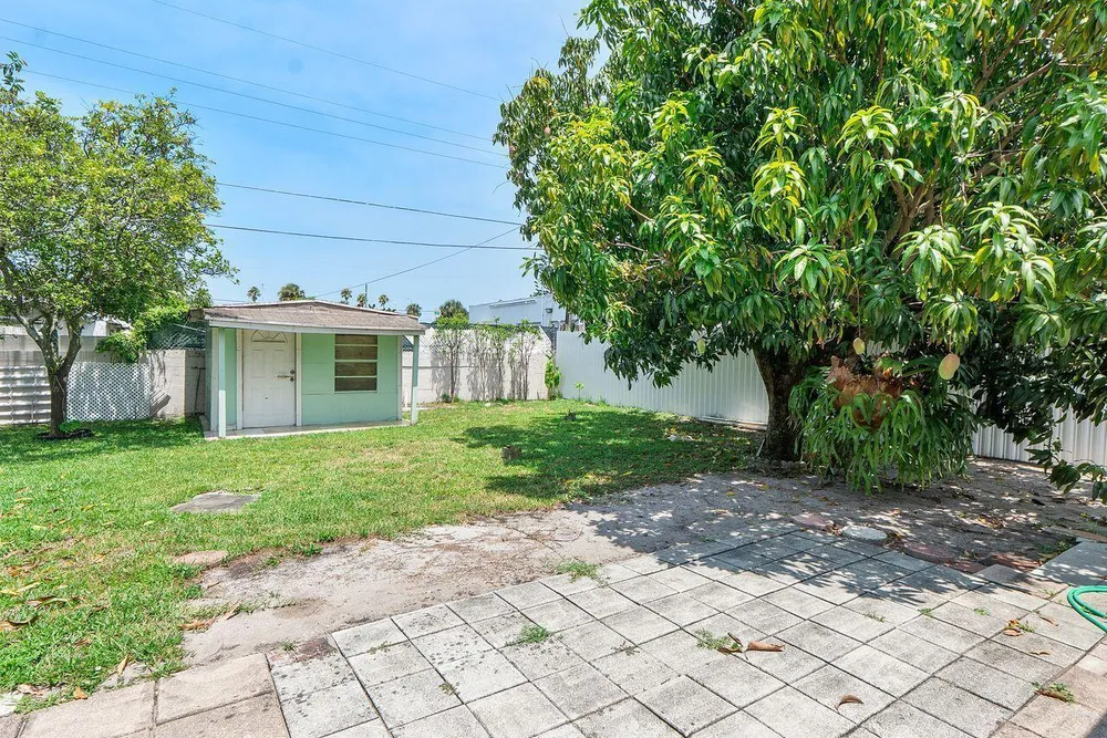 1302 SW 22nd Ave, Fort Lauderdale, FL 33312