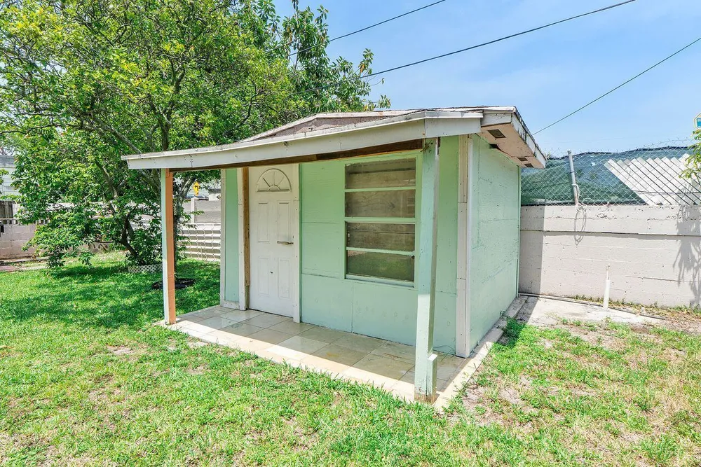 1302 SW 22nd Ave, Fort Lauderdale, FL 33312