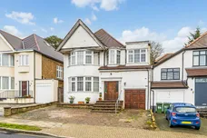 Lake View, Edgware, HA8 photo 1
