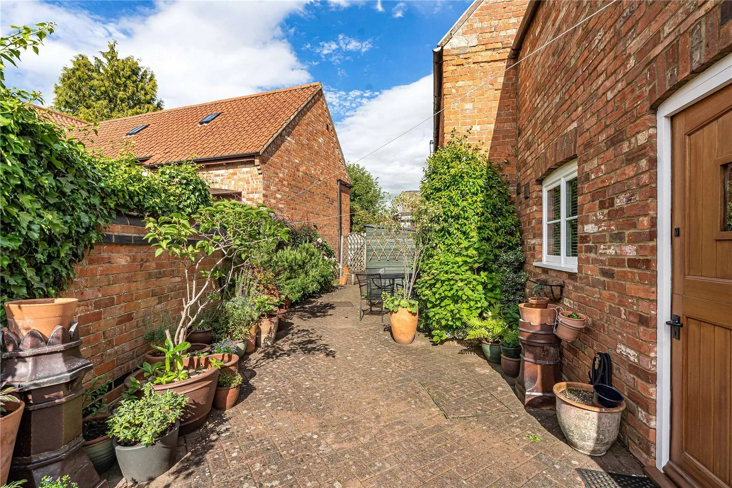 Main Street, Sudborough, NN14 photo 11