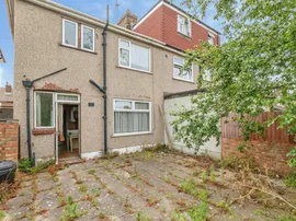 Cherry Tree Lane, Rainham thumb 2