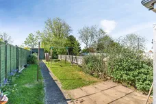 Westfield Avenue, Rushden