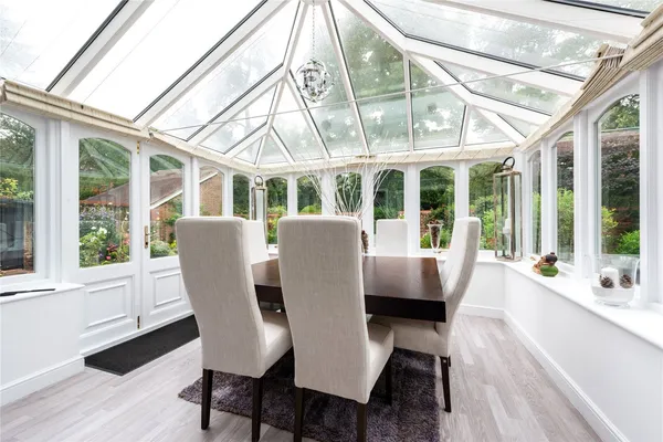 Burford Lodge, London Road, RH5 photo 5