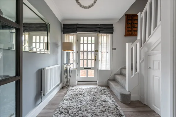 Burford Lodge, London Road, RH5 photo 8
