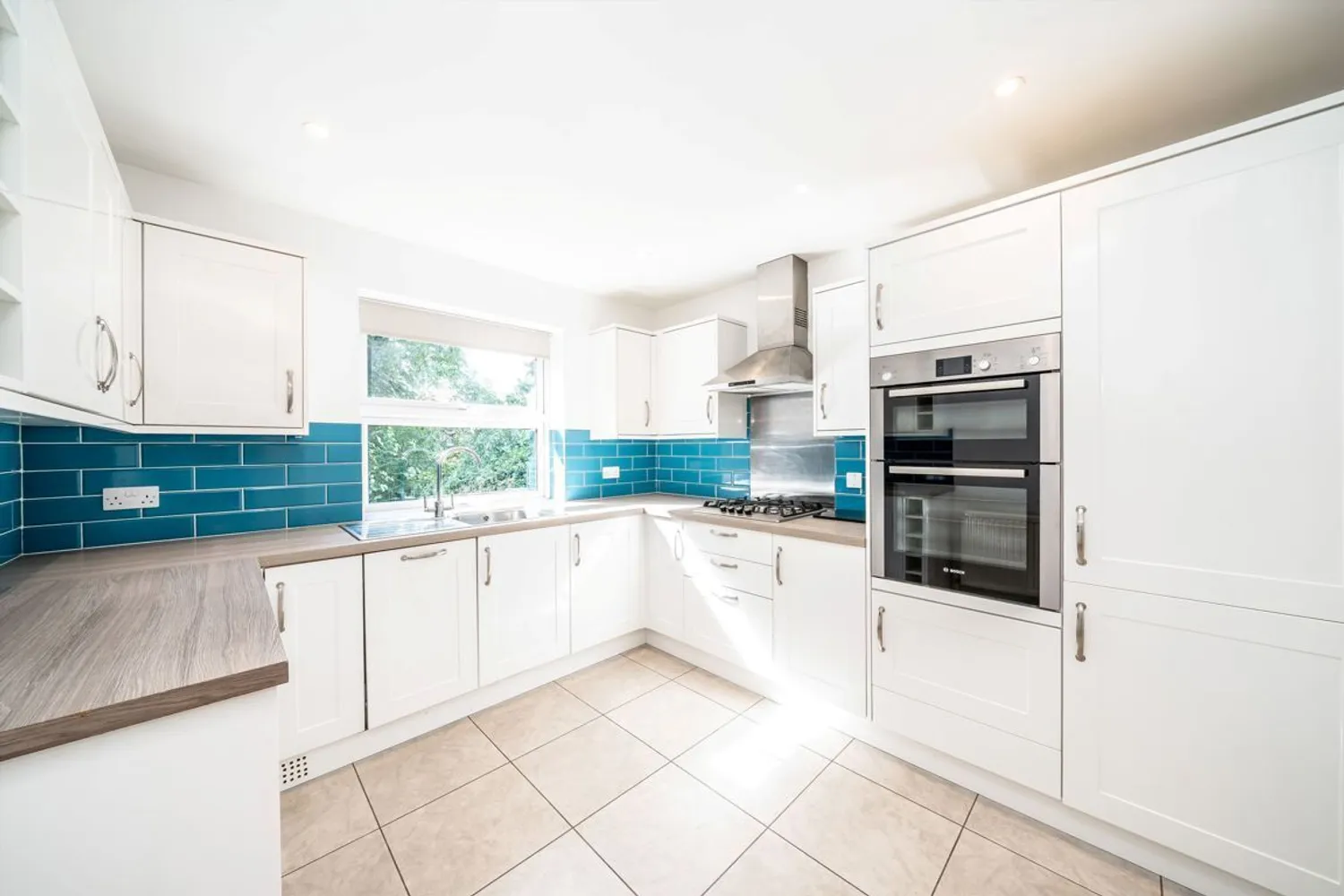 Fairlawn, Weybridge, KT13 photo 3