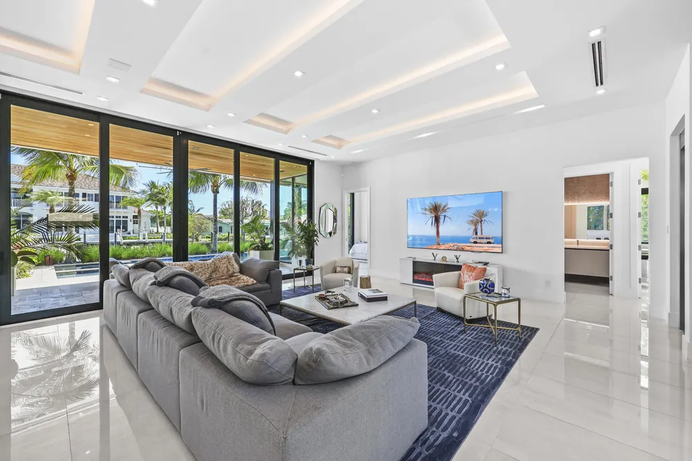 2863 NE 27th St, Fort Lauderdale, FL 33306