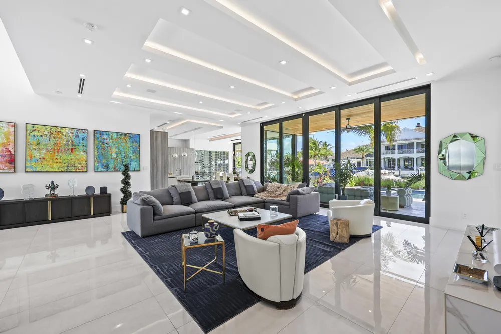 2863 NE 27th St, Fort Lauderdale, FL 33306