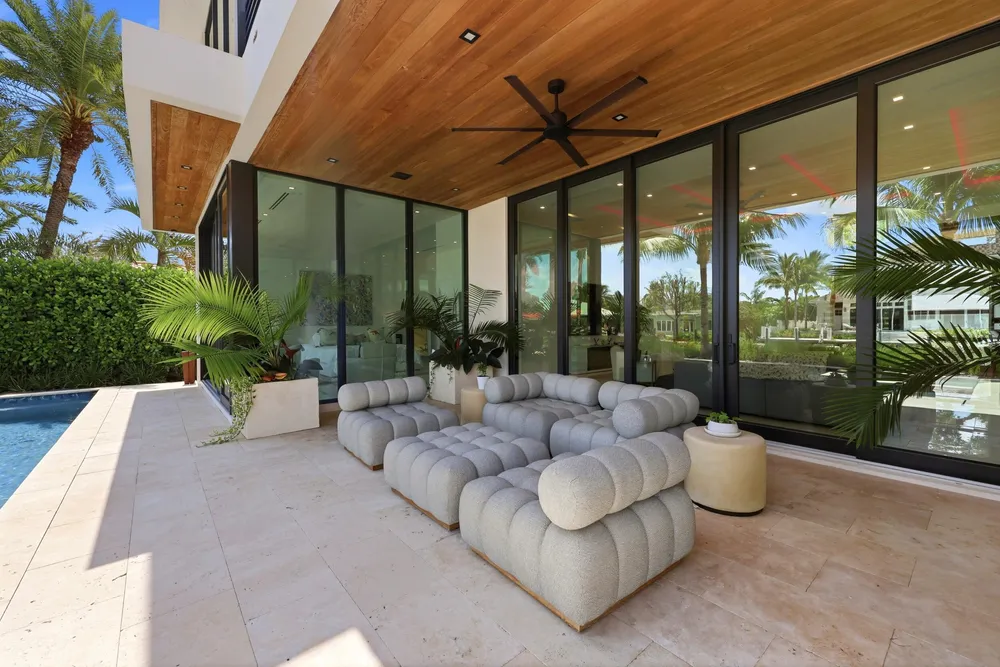 2863 NE 27th St, Fort Lauderdale, FL 33306