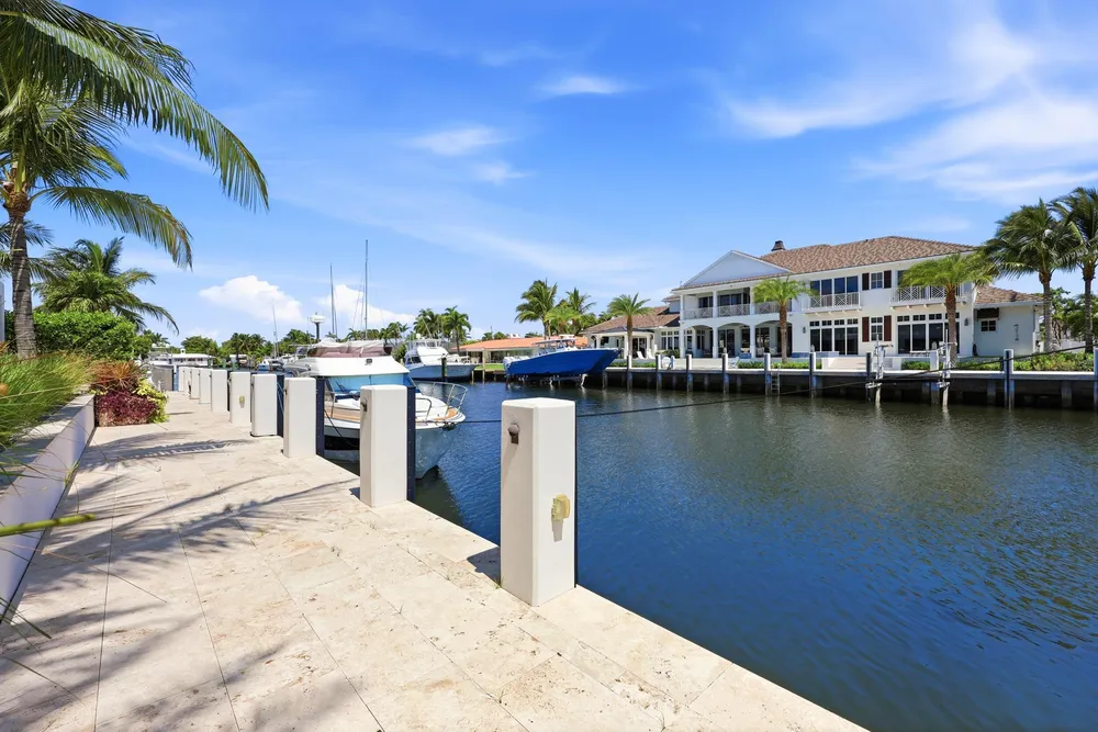 2863 NE 27th St, Fort Lauderdale, FL 33306