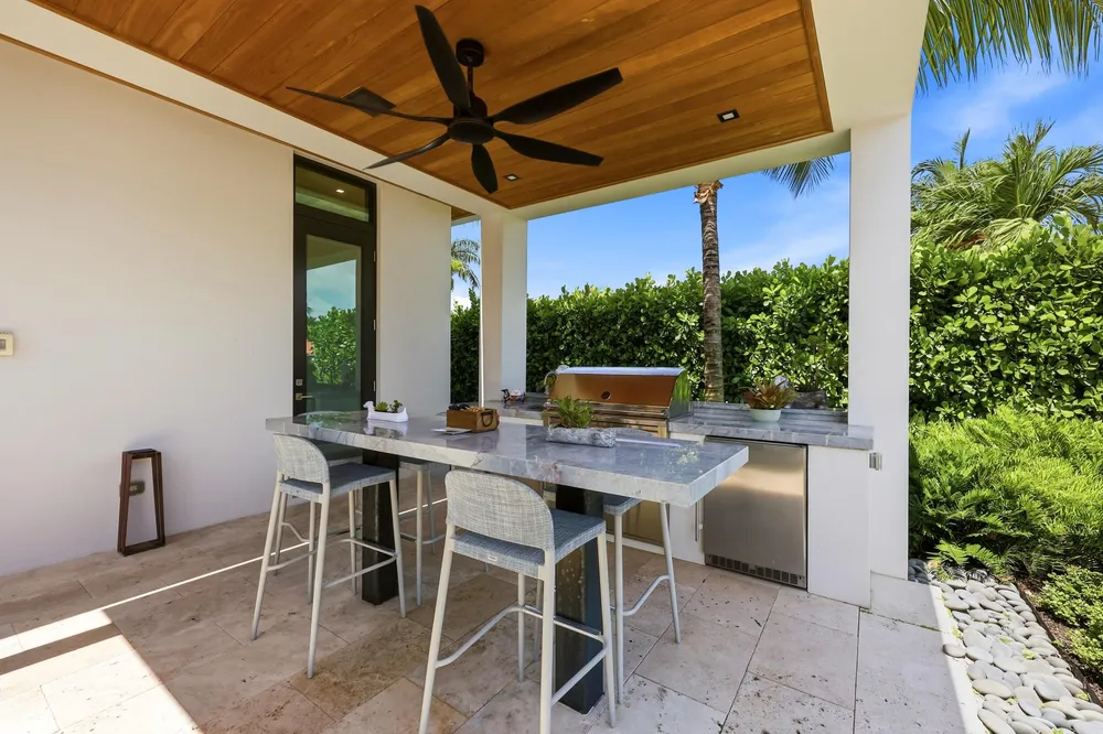2863 NE 27th St, Fort Lauderdale, FL 33306