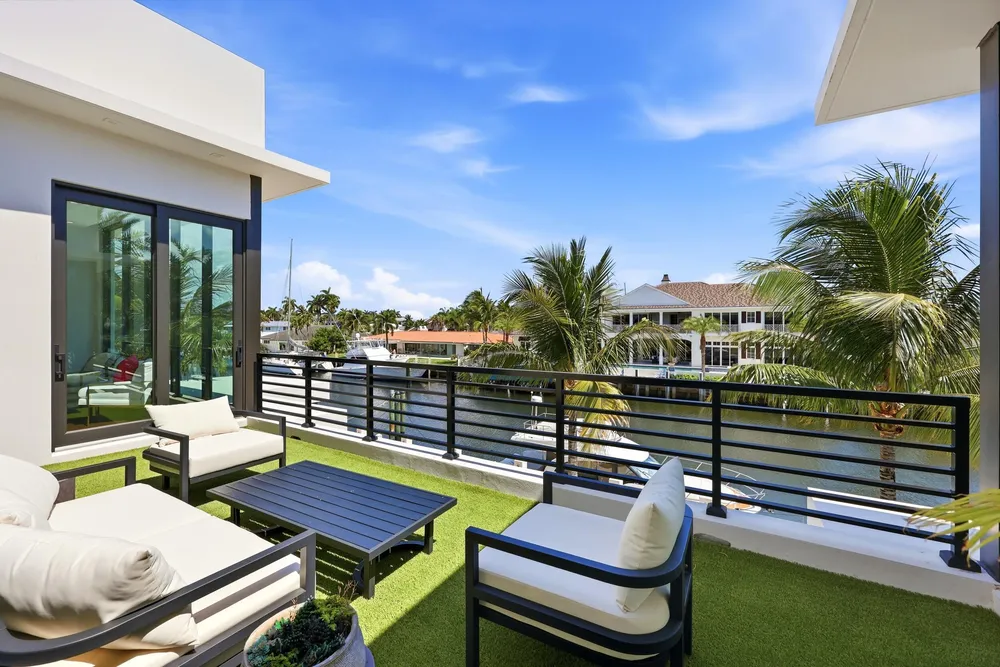 2863 NE 27th St, Fort Lauderdale, FL 33306
