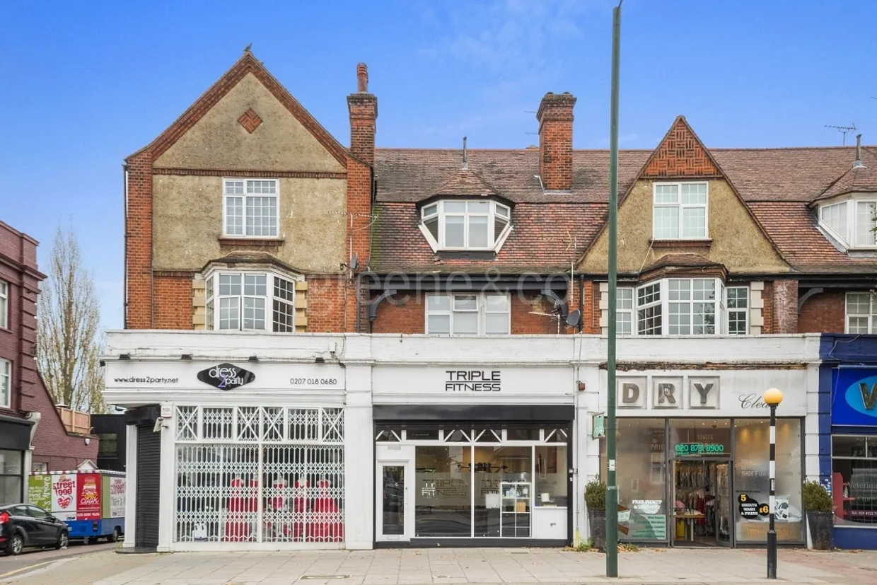 Finchley Road London NW11 photo 1
