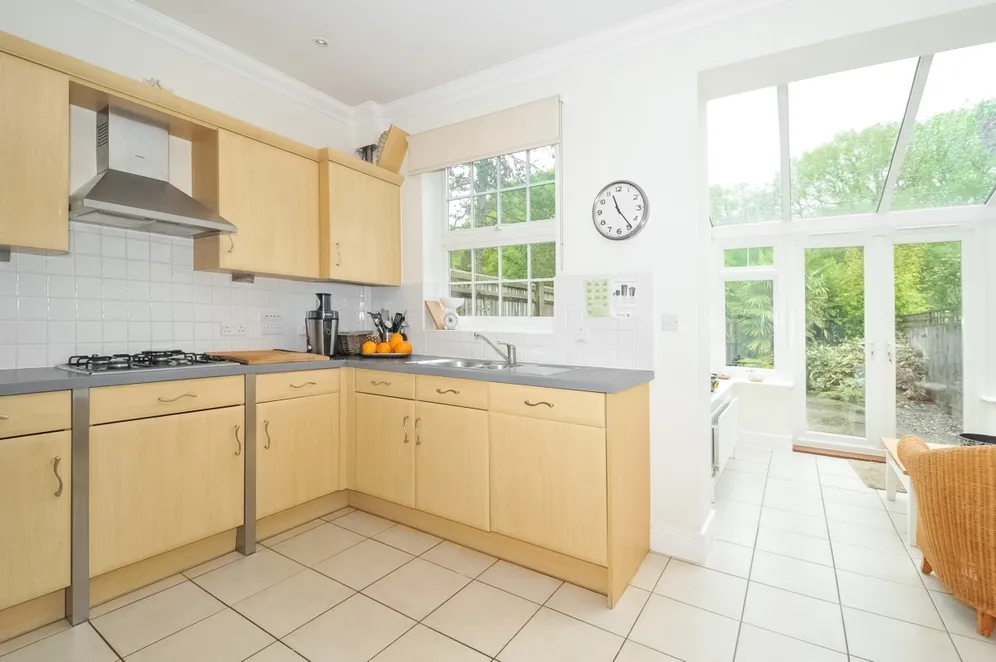 Tower Place Warlingham CR6 photo 2