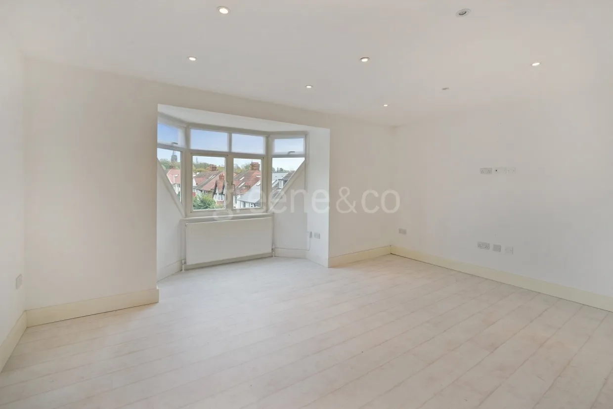 Finchley Road London NW11 photo 3