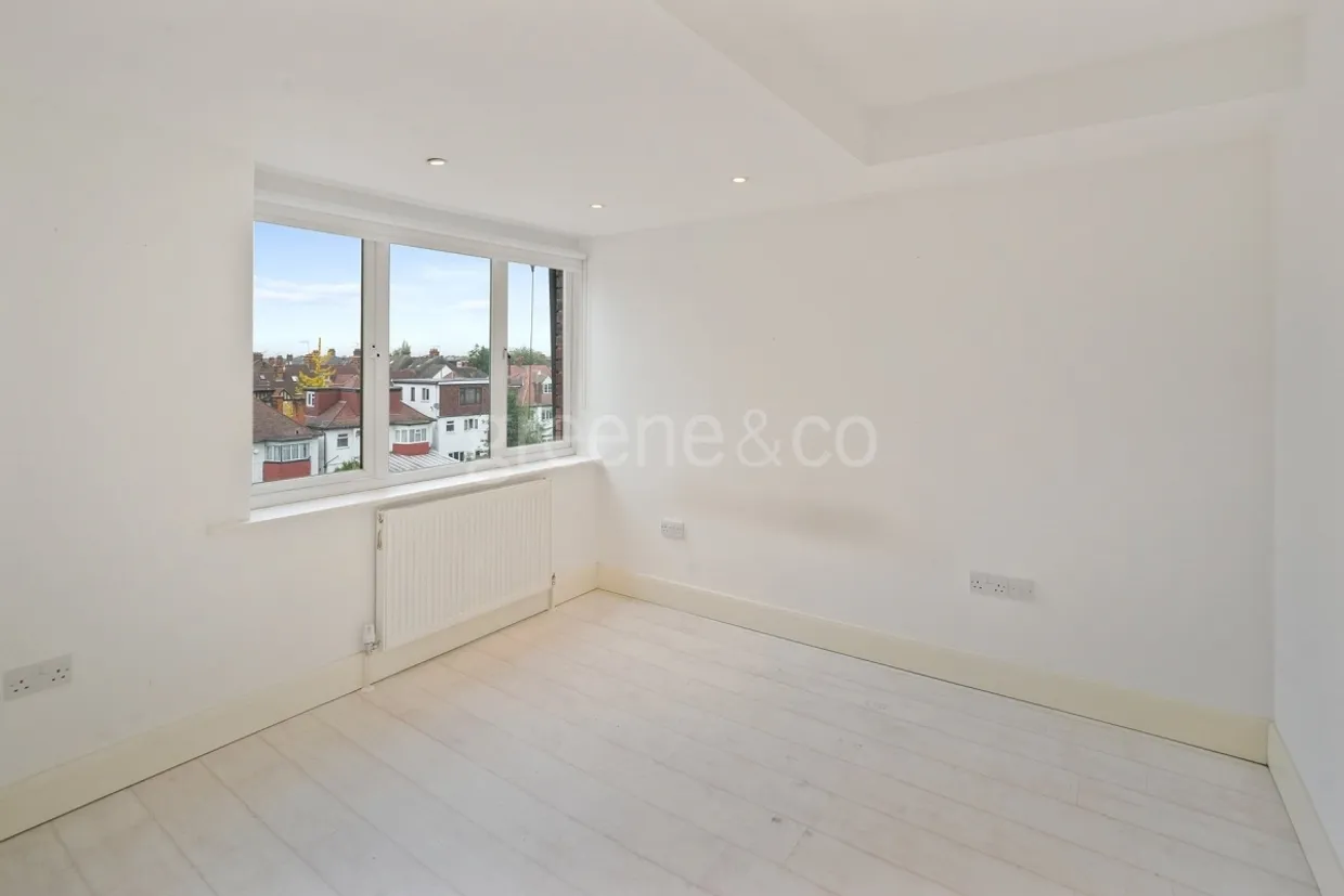 Finchley Road London NW11 photo 5